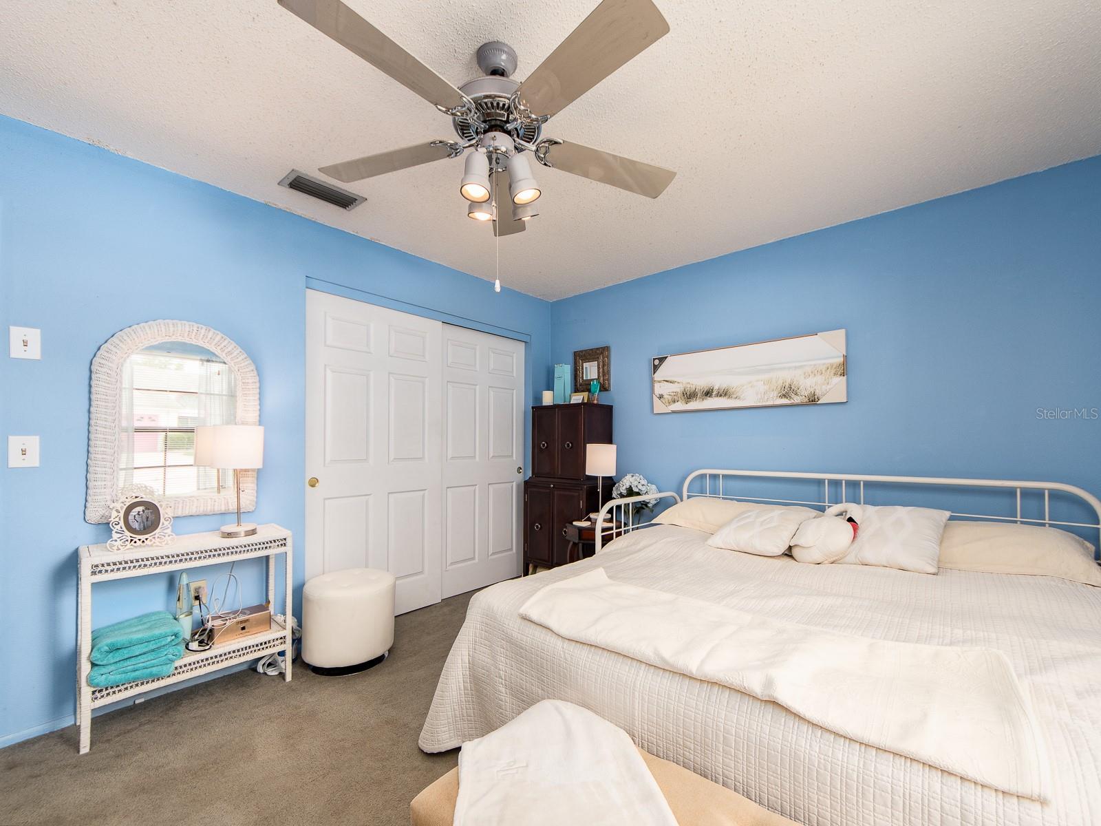 Guest bedroom