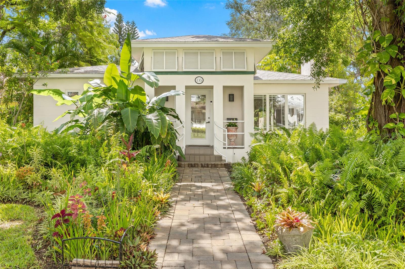 Nestled in the heart of Snell Isle and within minutes of downtown St. Pete.