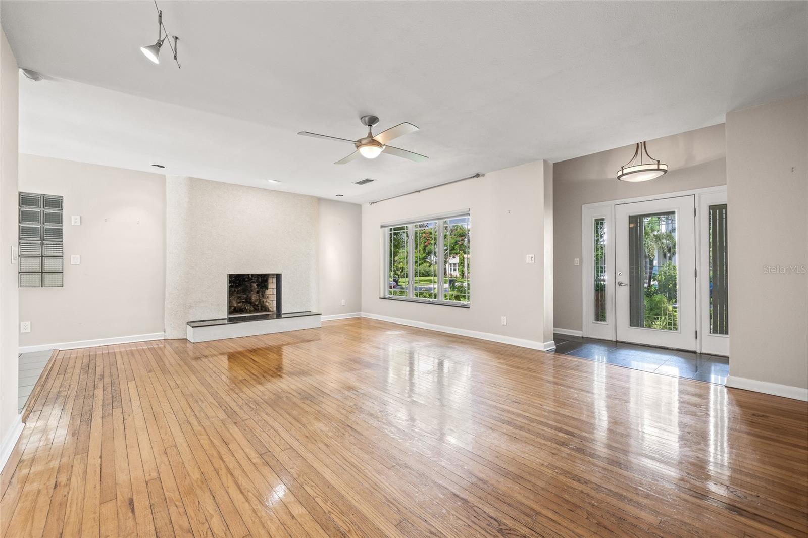 Room without staging