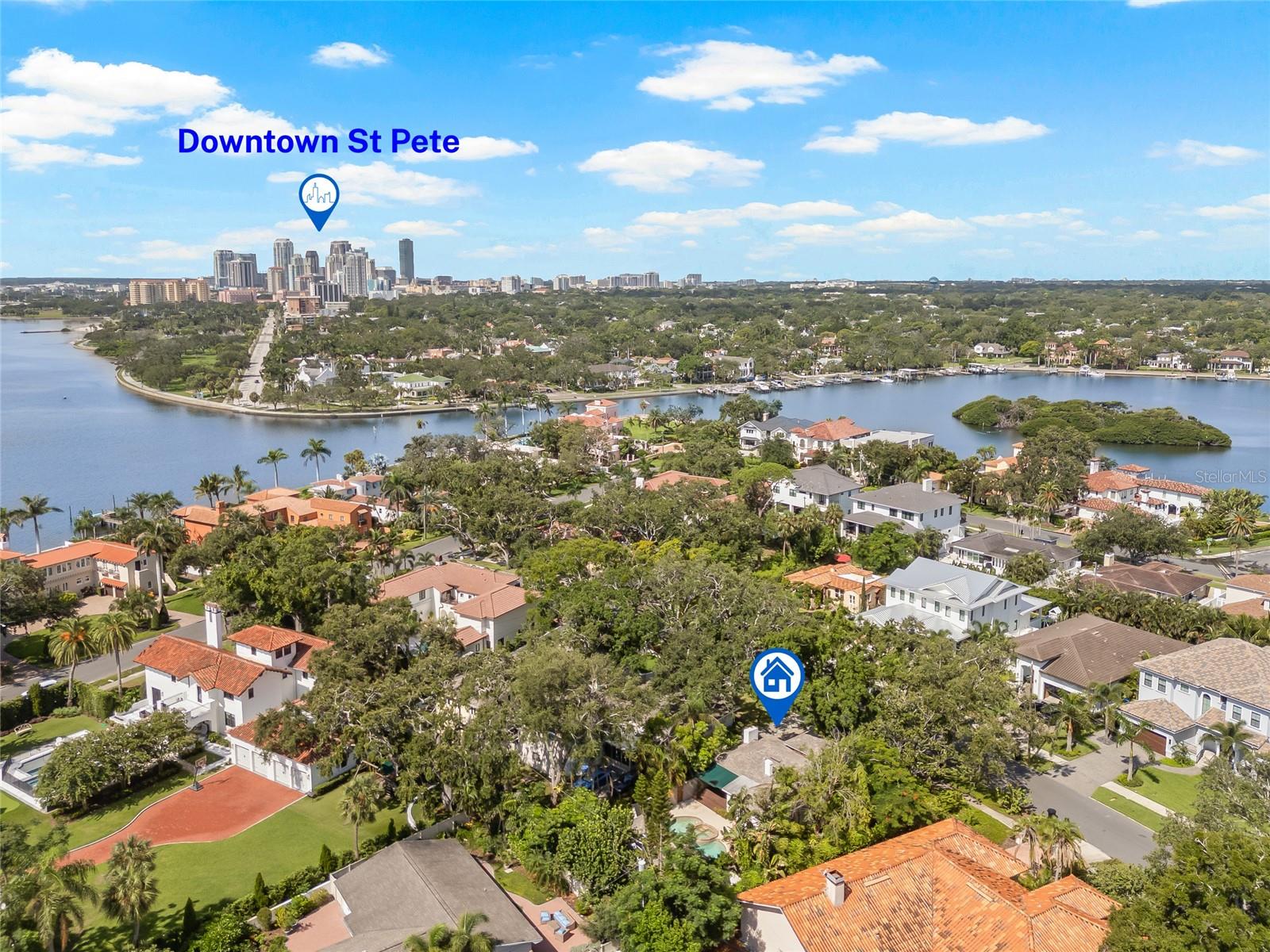 Minutes away from exceptional dining, entertainment, shopping and events.
