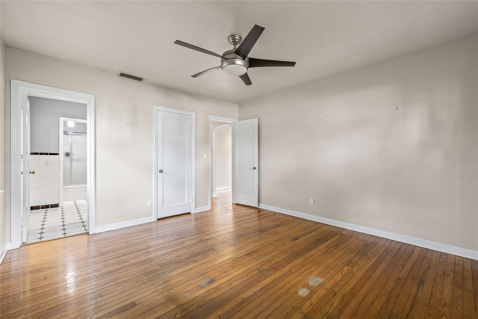Room without staging.