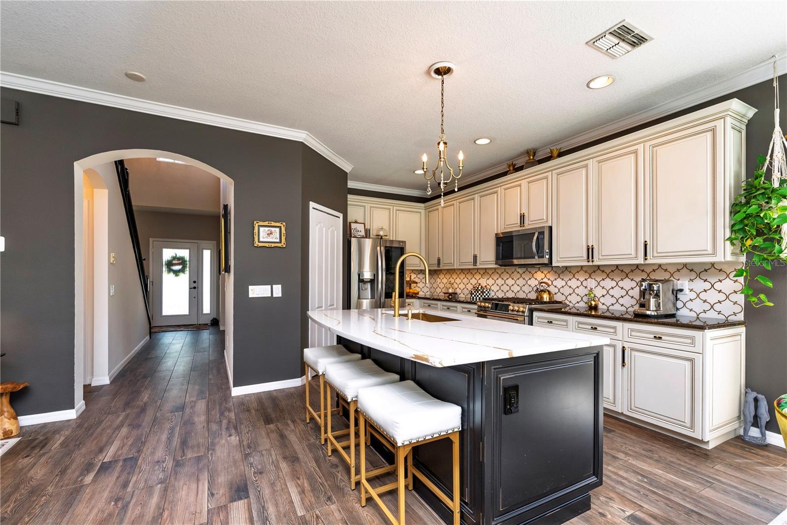 Quartz counters.