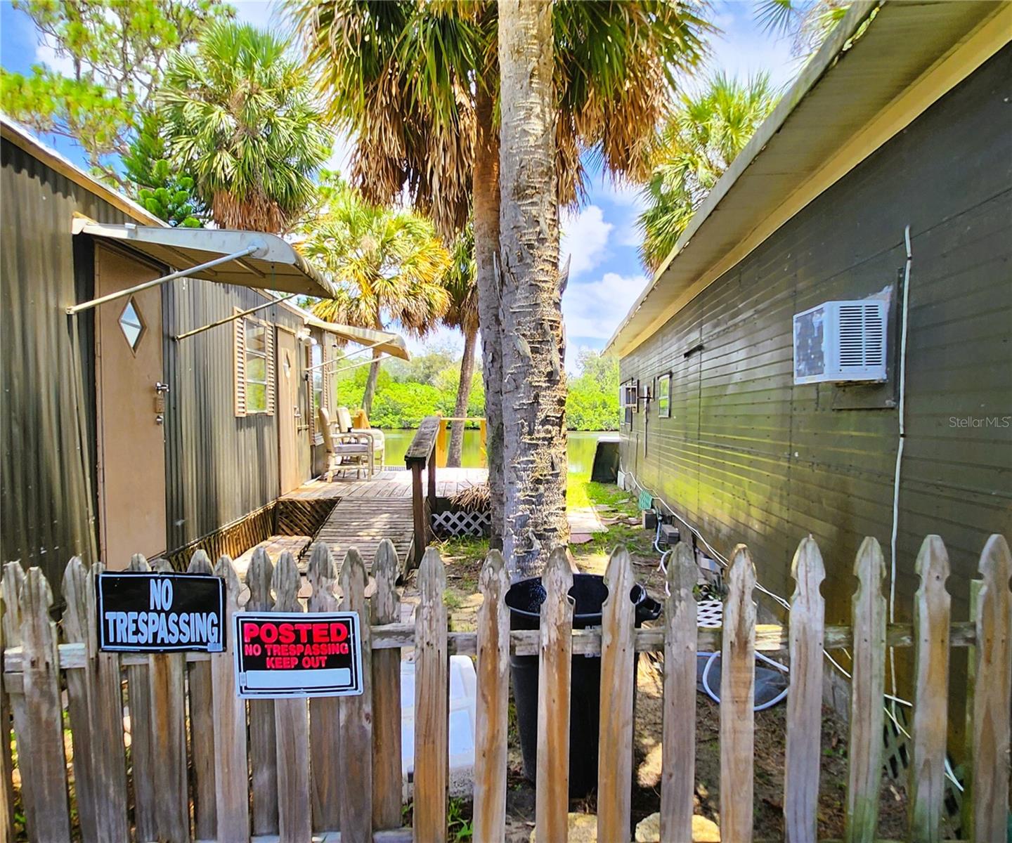 6975 Edgewater Dr: 1 bedroom, 1 bathroom MH, 480sf