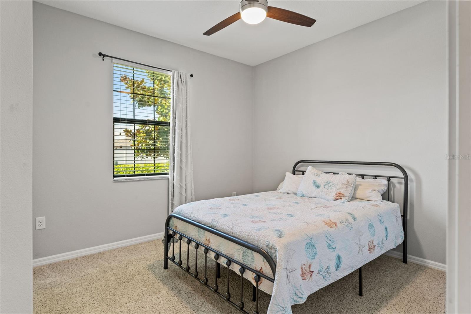 front guest bed-2