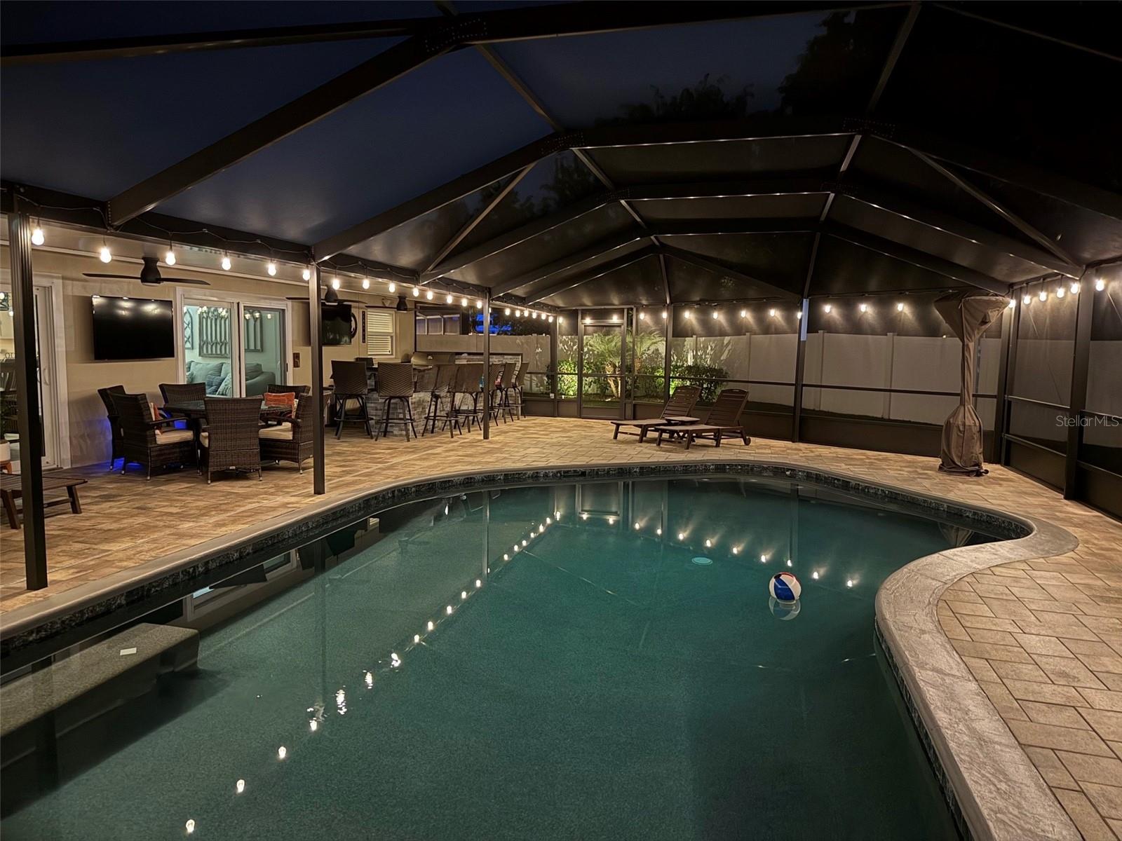 Dramatic lighting for evening relaxation.