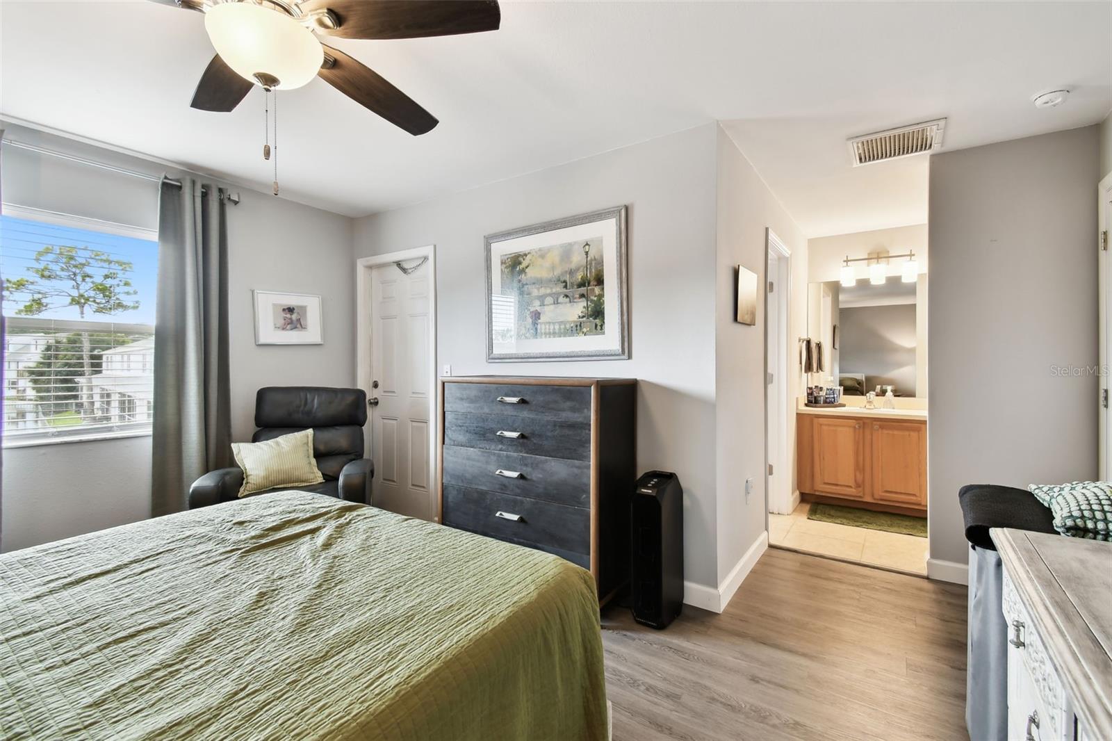 Bedroom 1 / Balcony entrance