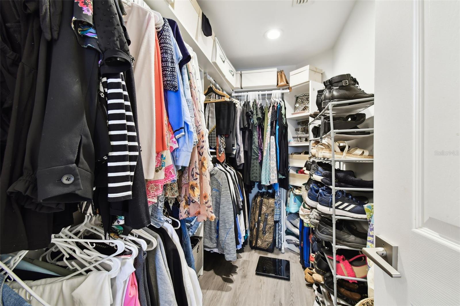 Walking Closet