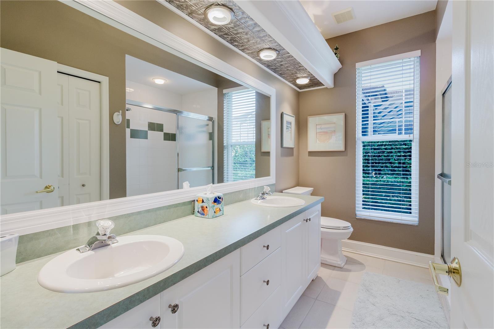 Bathroom 3 with shower