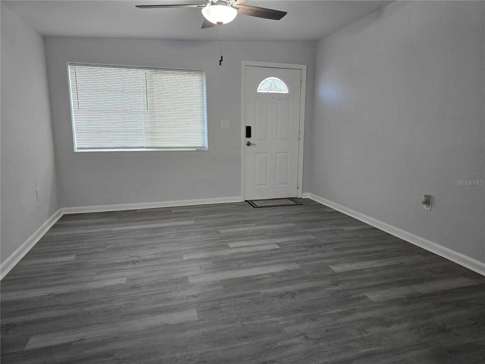 FRONT DOOR/LIVING ROOM