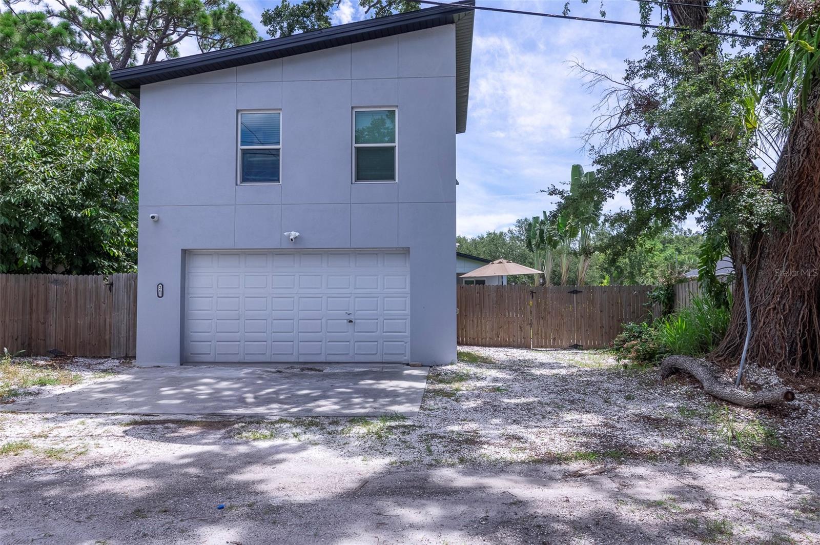 2-Car Garage