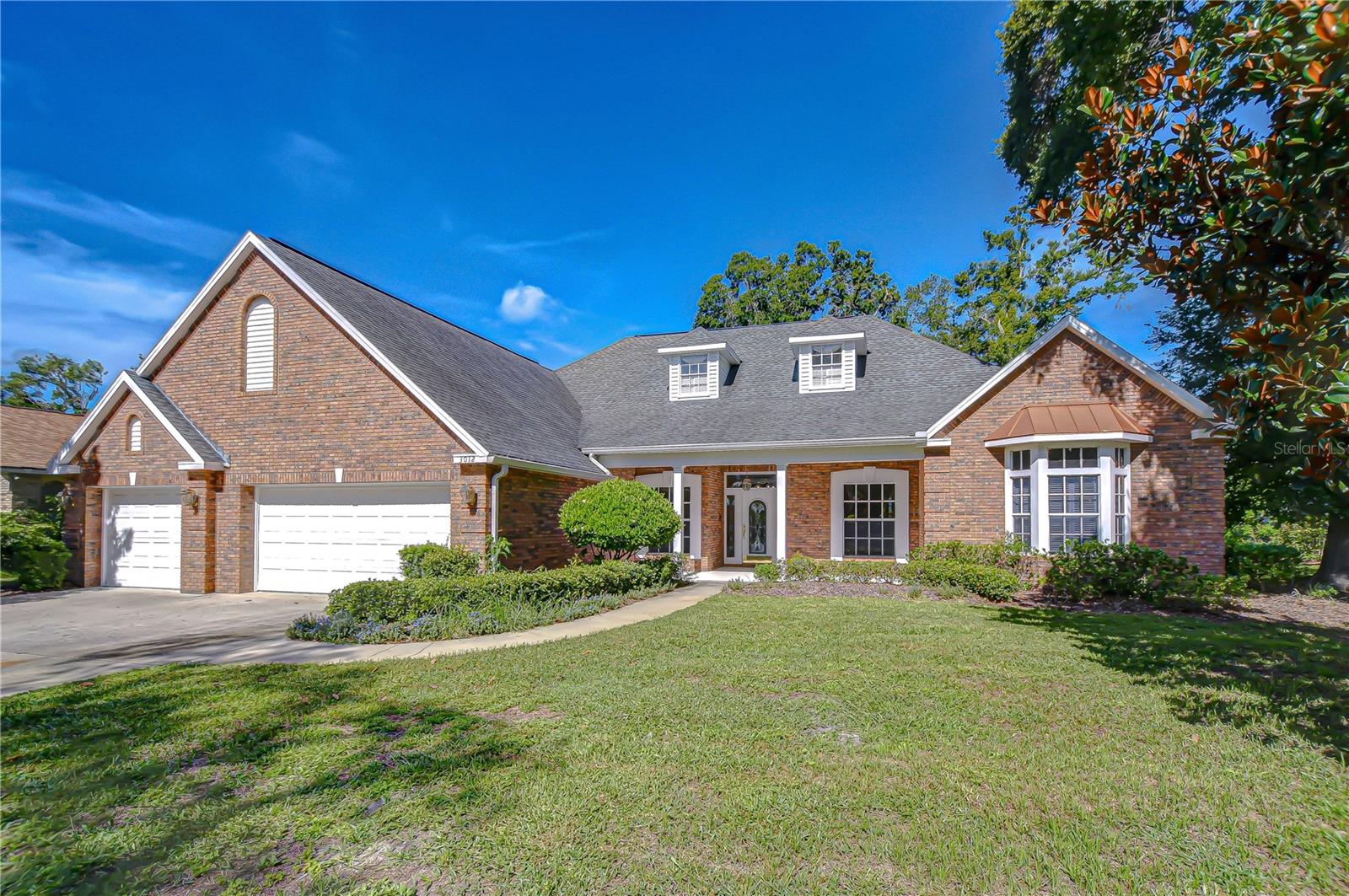 Stunning curb appeal!