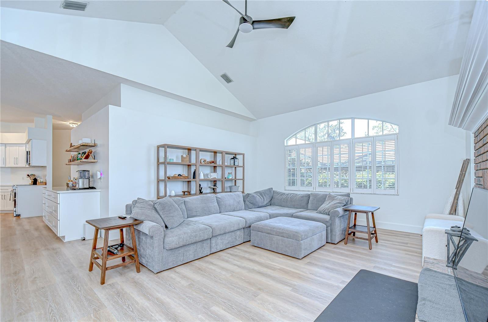 Vaulted ceilings!