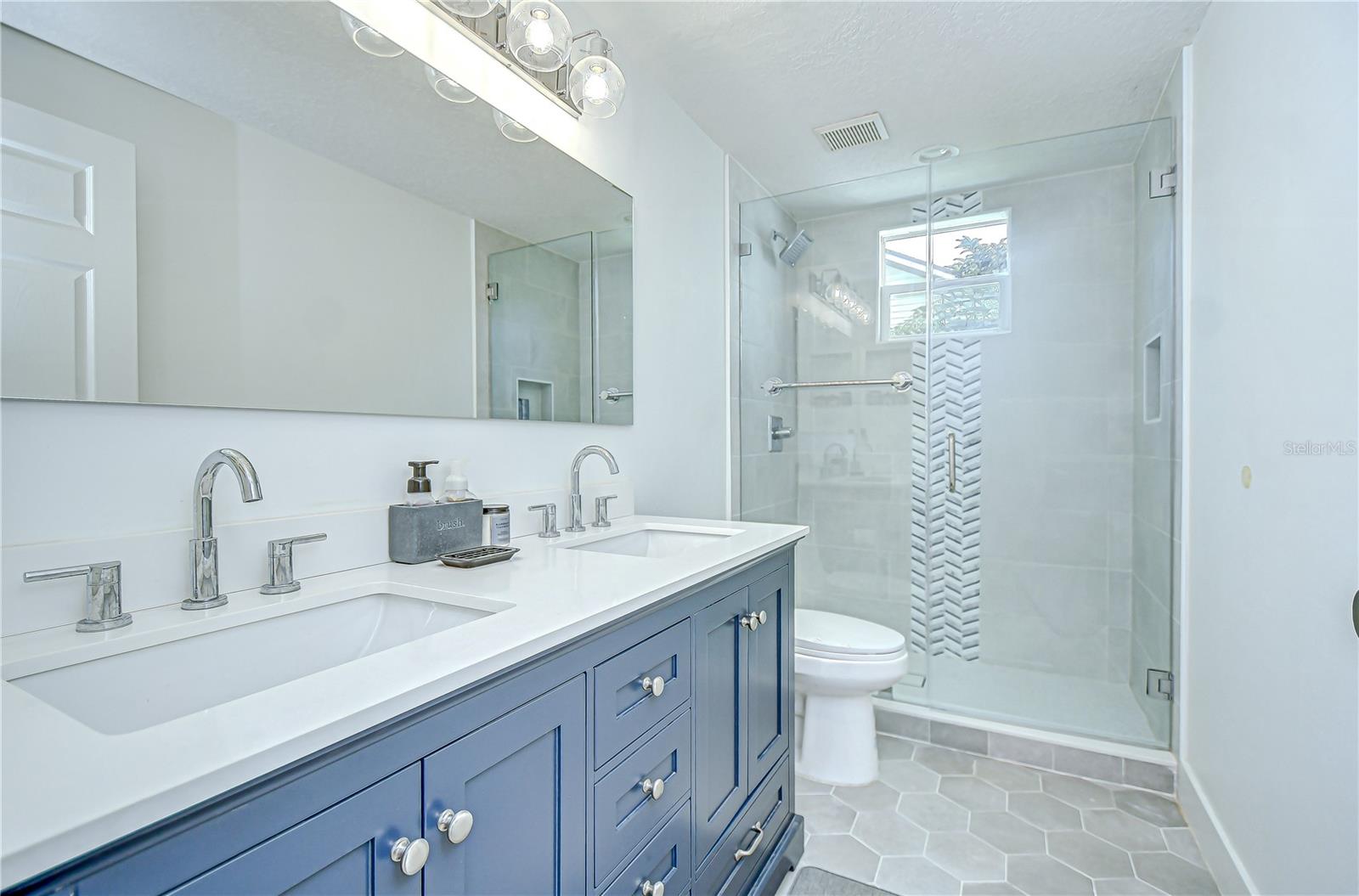 Remodeled second full bath!