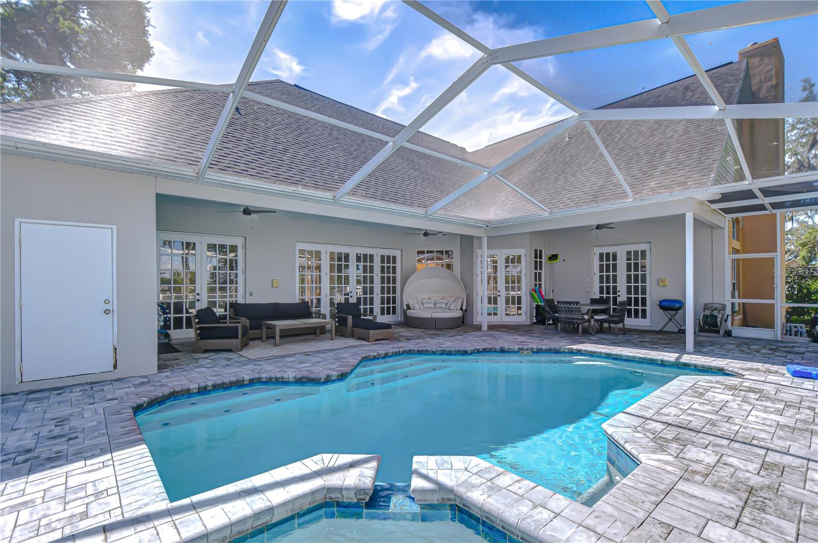 Refreshing saltwater pool!
