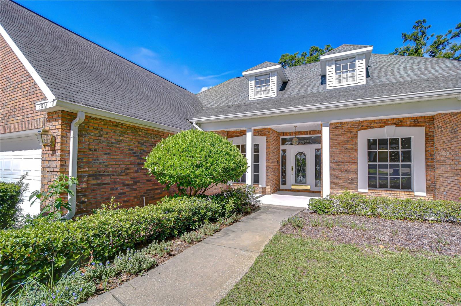 Welcoming front porch!