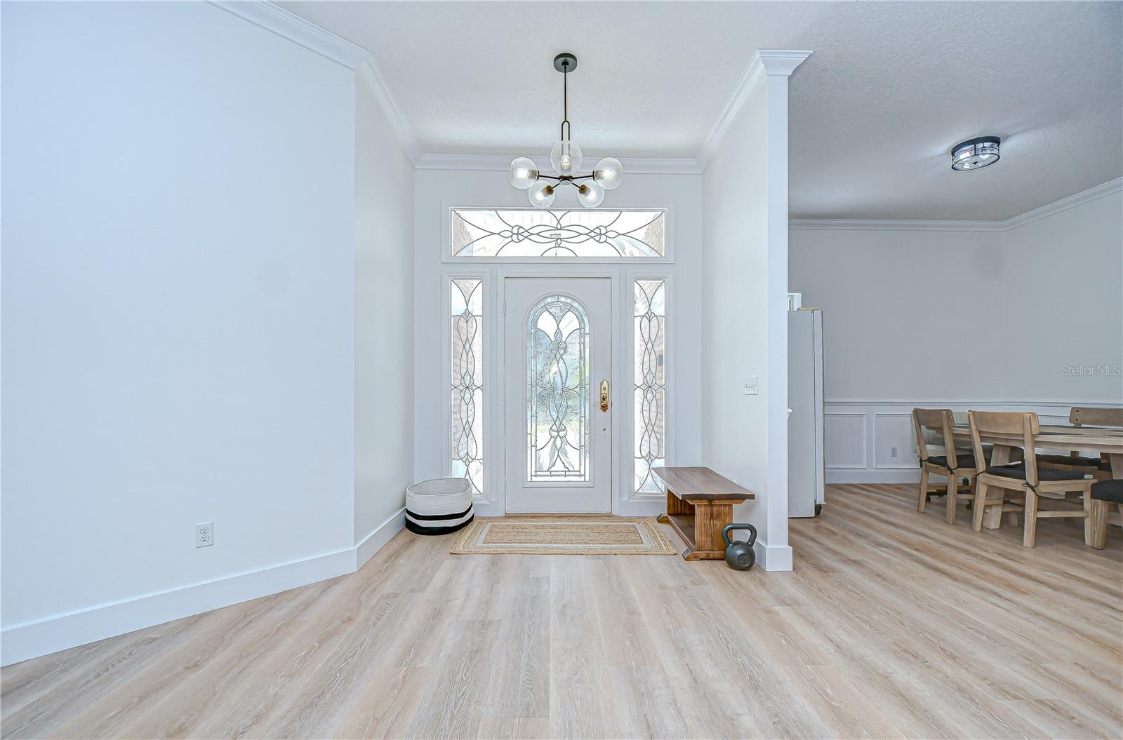Bright entryway with glass front door!