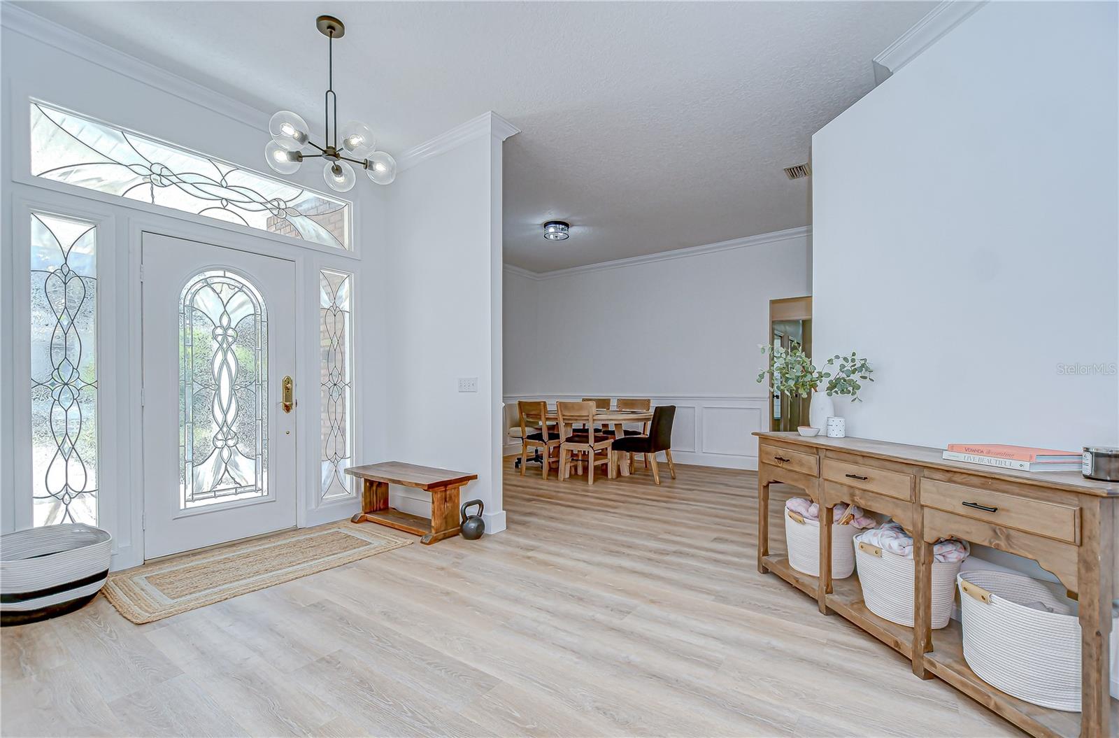 Updated floors throughout!