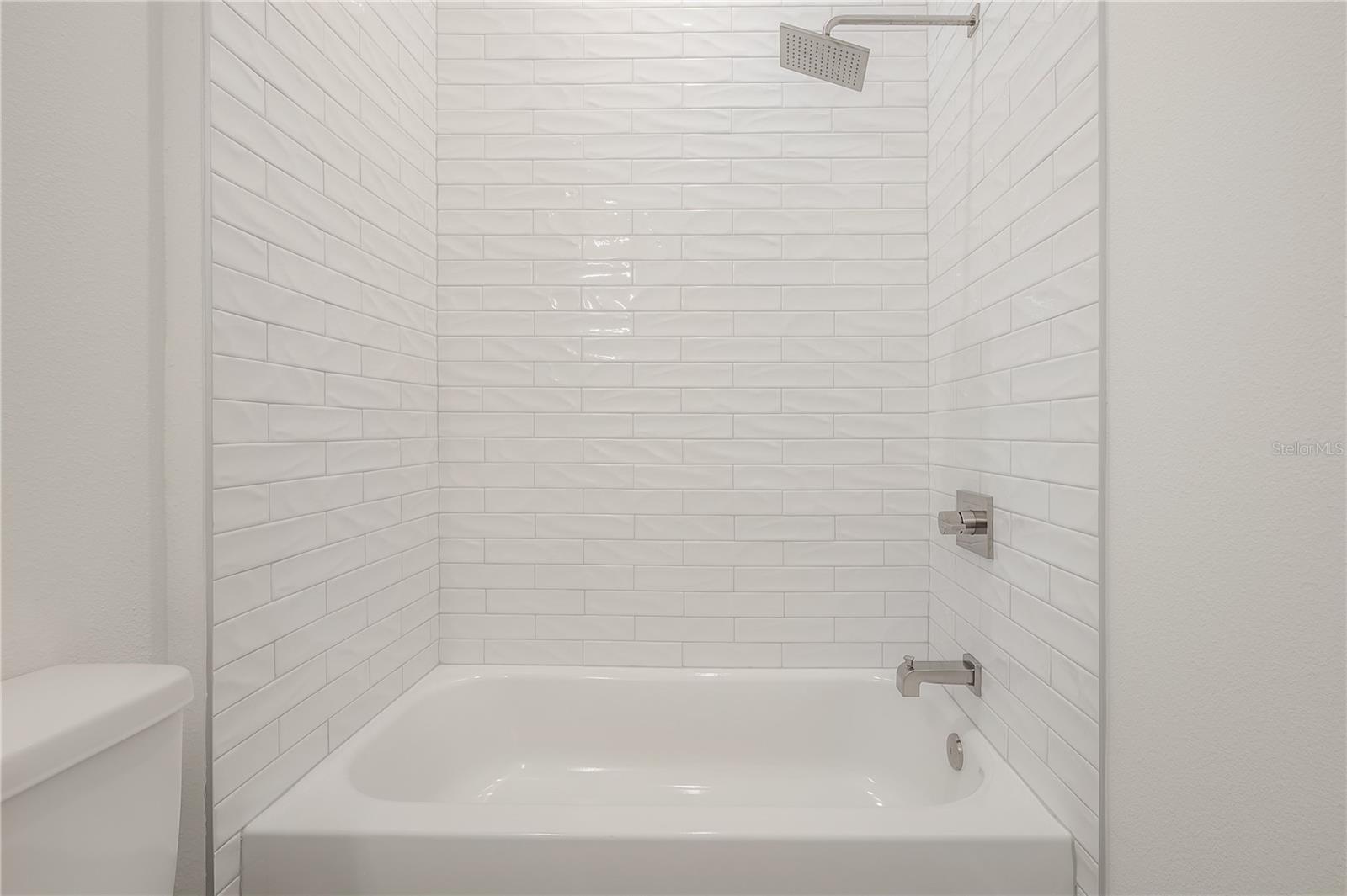 Upstairs 2nd bath