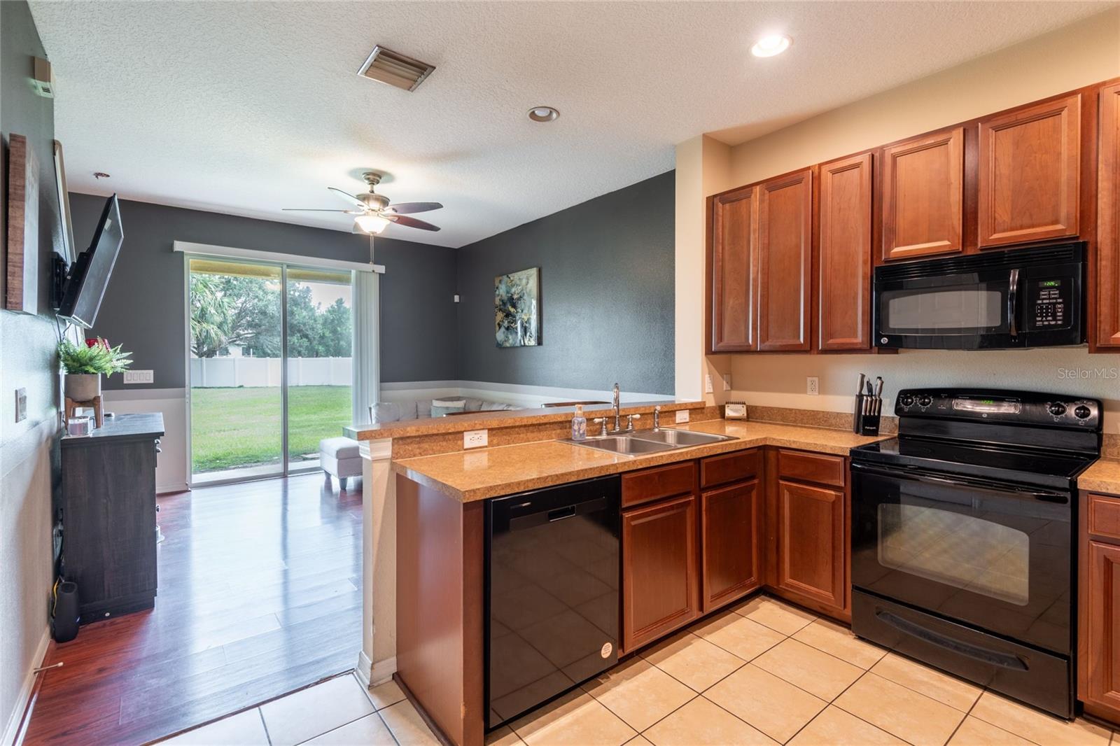 Great room with no rear neighbors.
