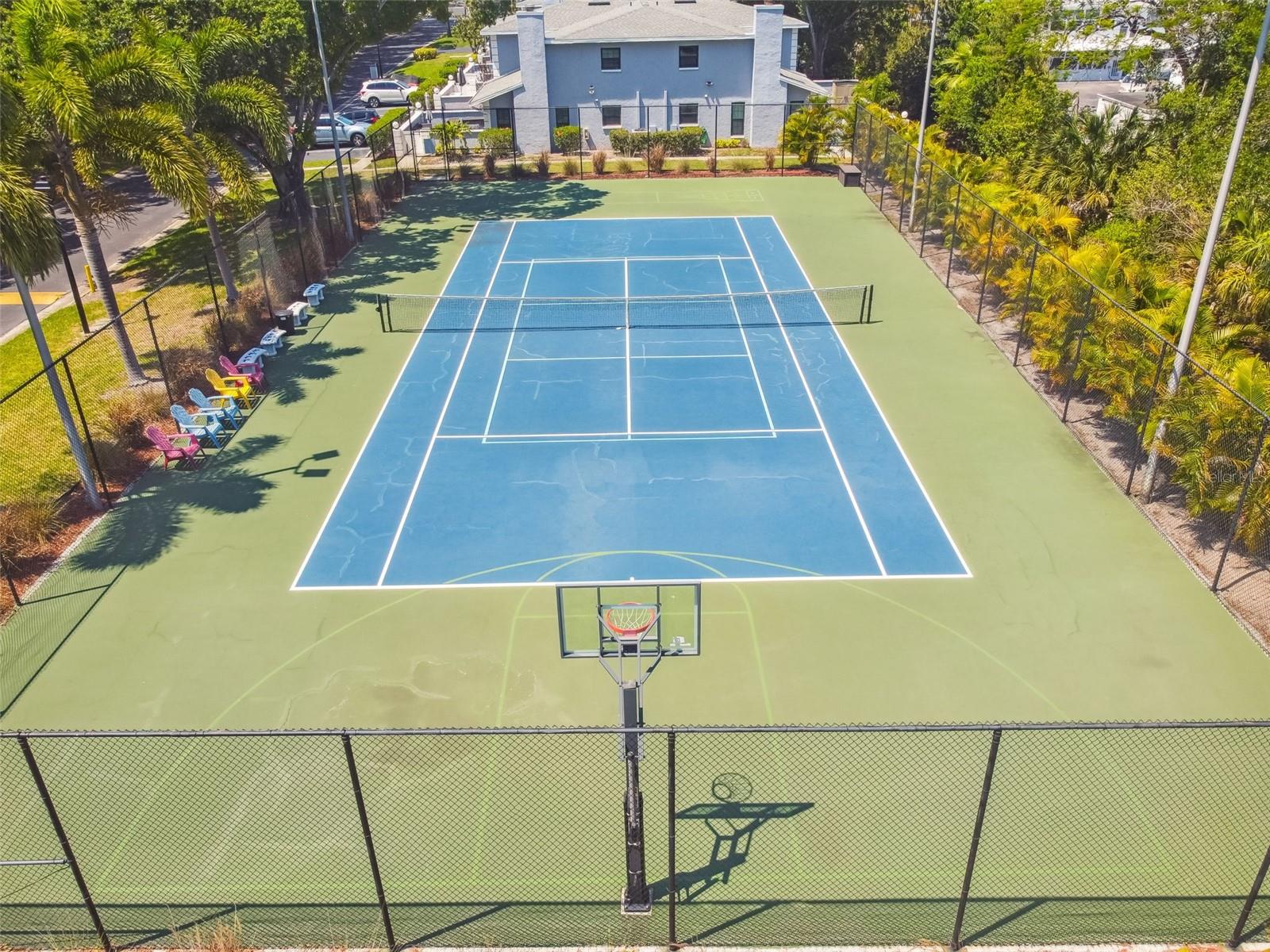 Community tennis court
