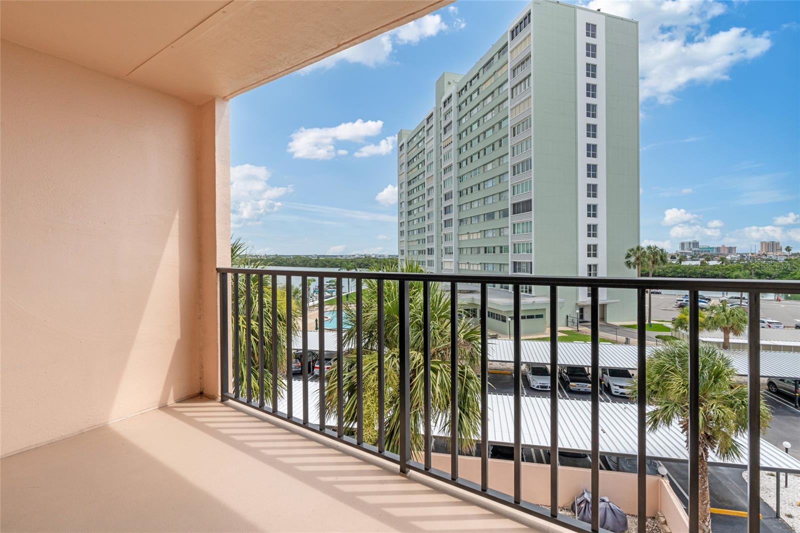 balcony