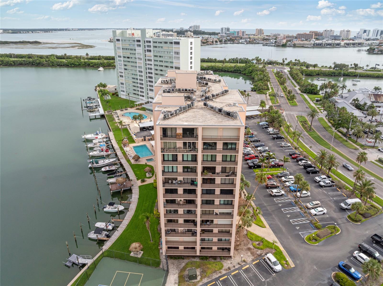 51 Island Way Views, Tennis Court and Pool