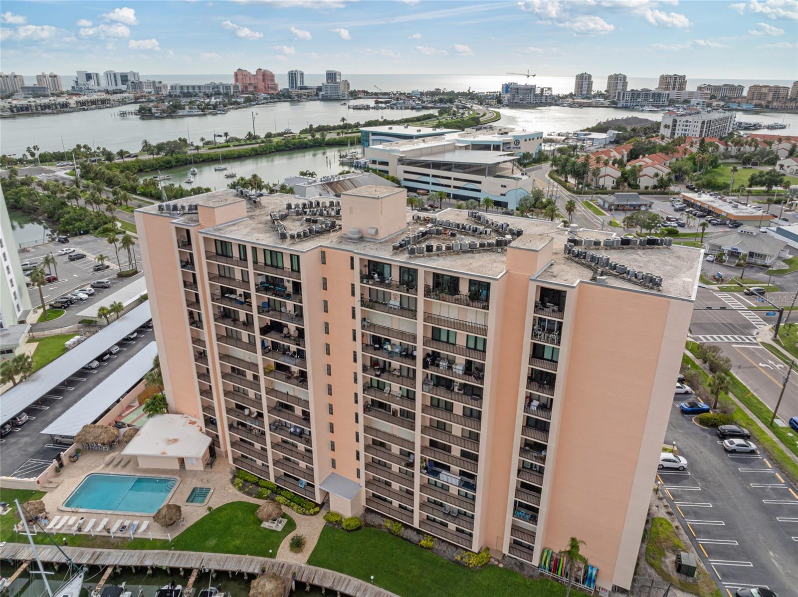51 Island Way Views, Tennis Court and Pool