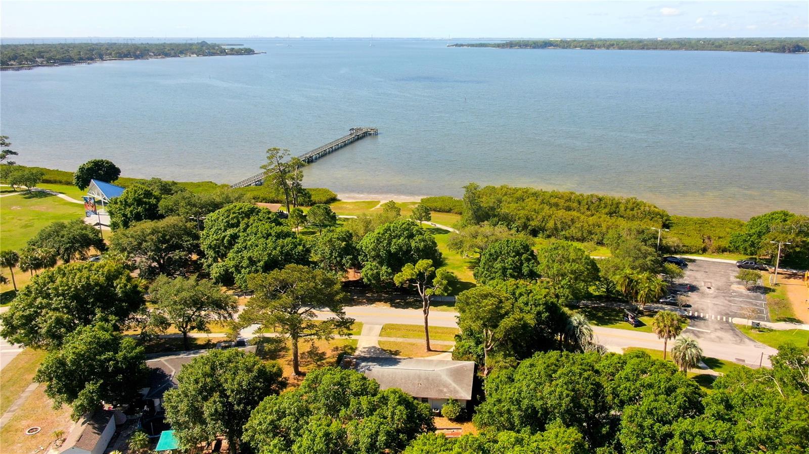 Local pier and parks across the street and within 2 min walk
