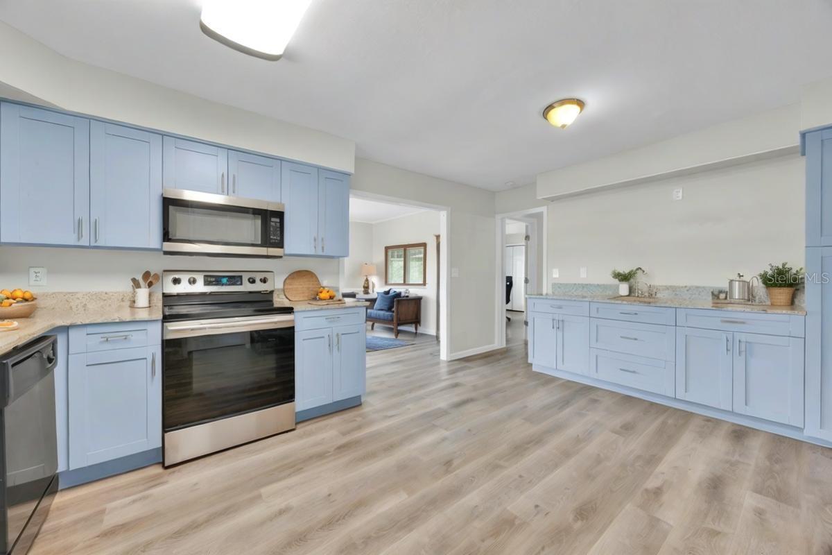 lots of cabinets and counter space