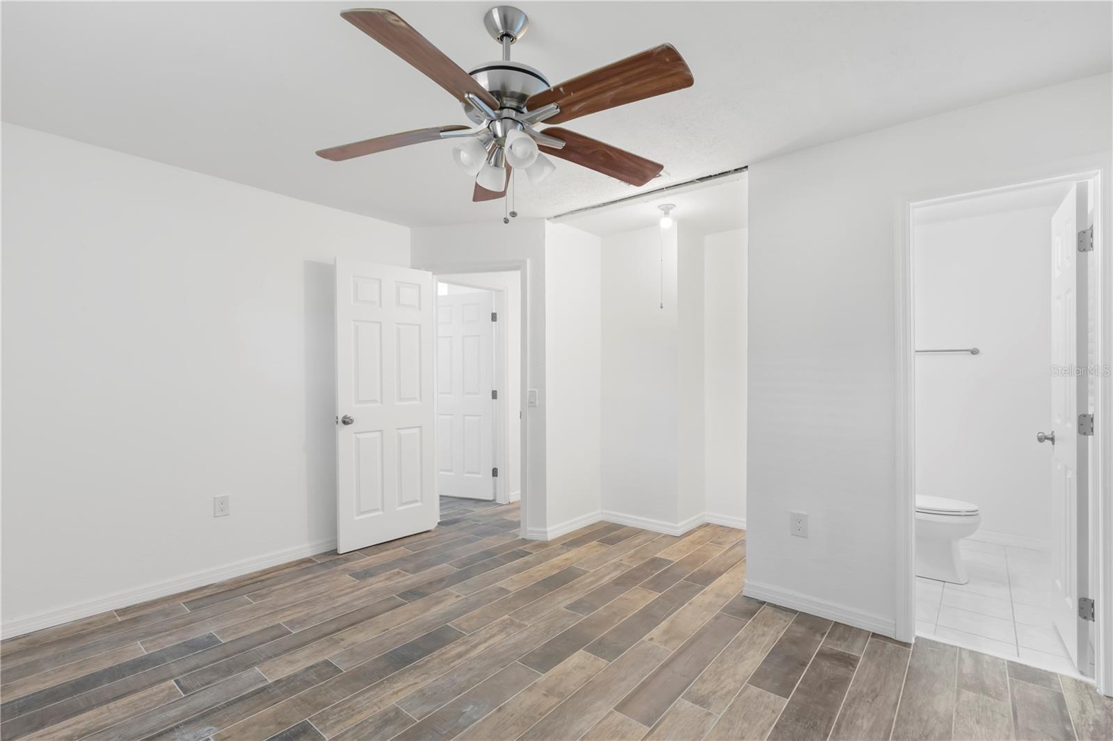 Bedroom with En-Suite Bathroom