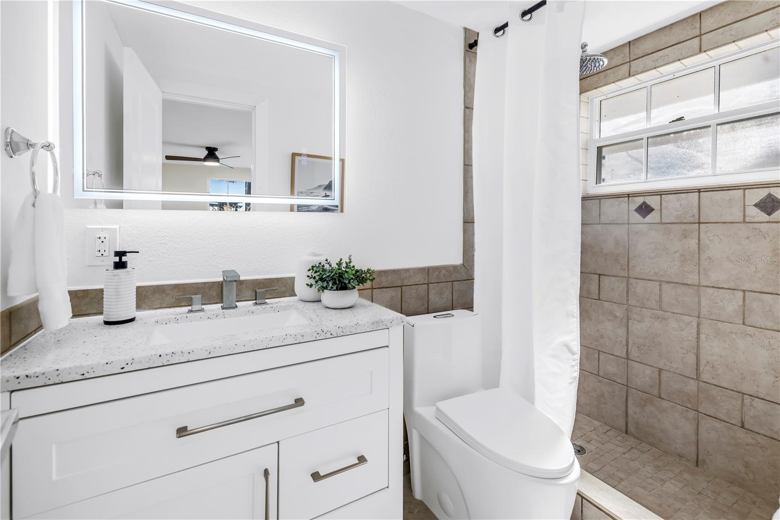 Guest bedroom en-suite bathroom.
