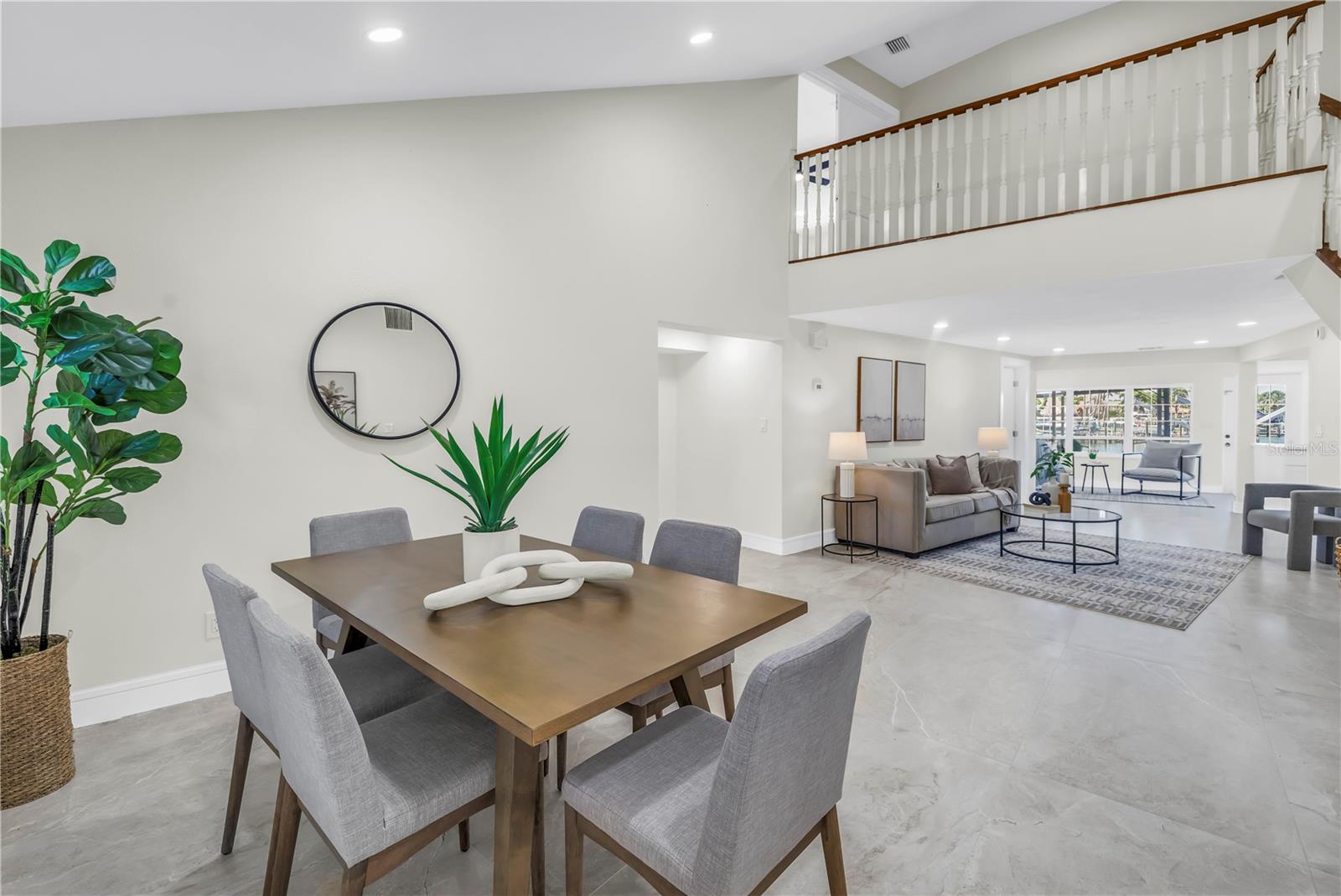 Dining room.