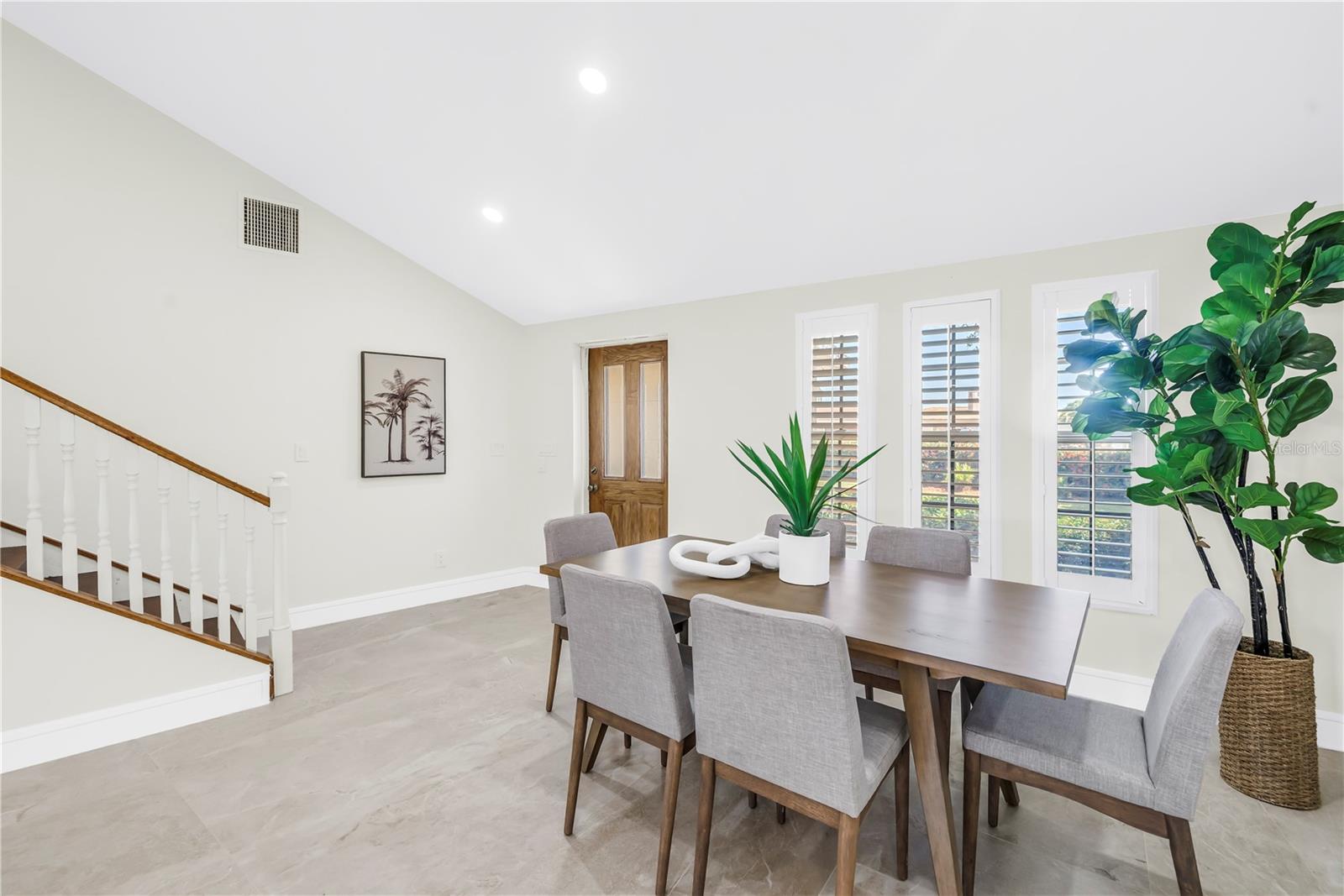 Dining room.
