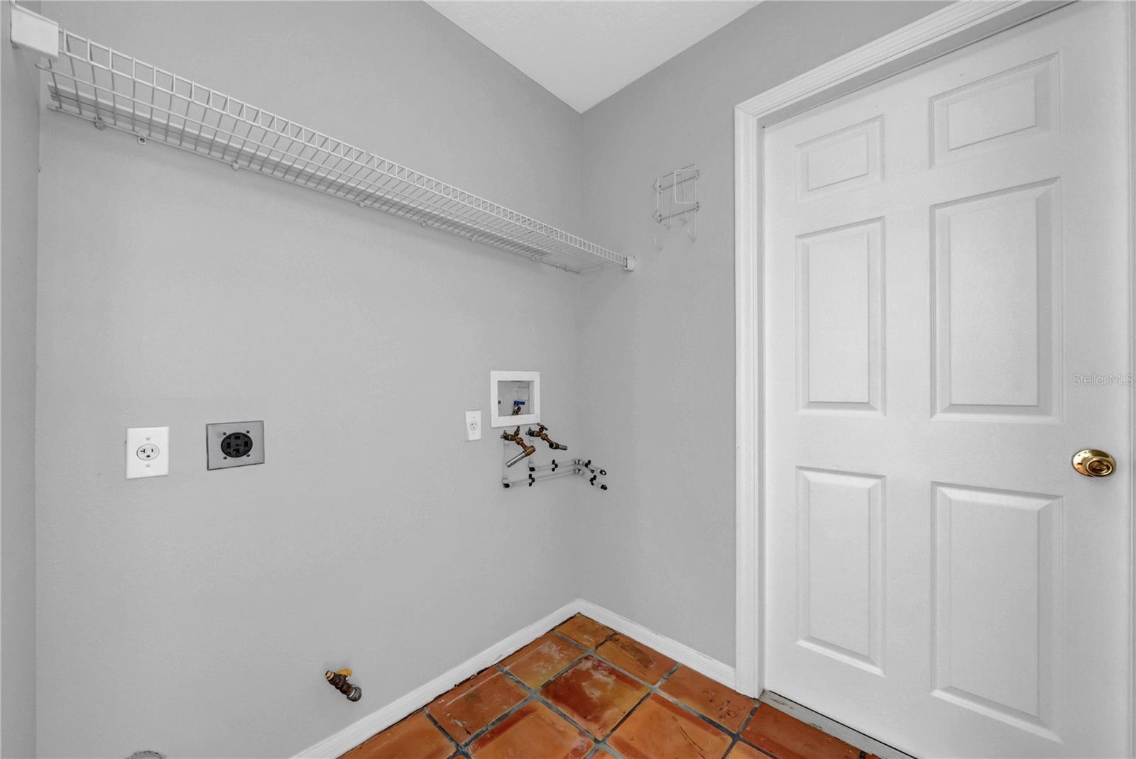 Washer and Dryer hook ups