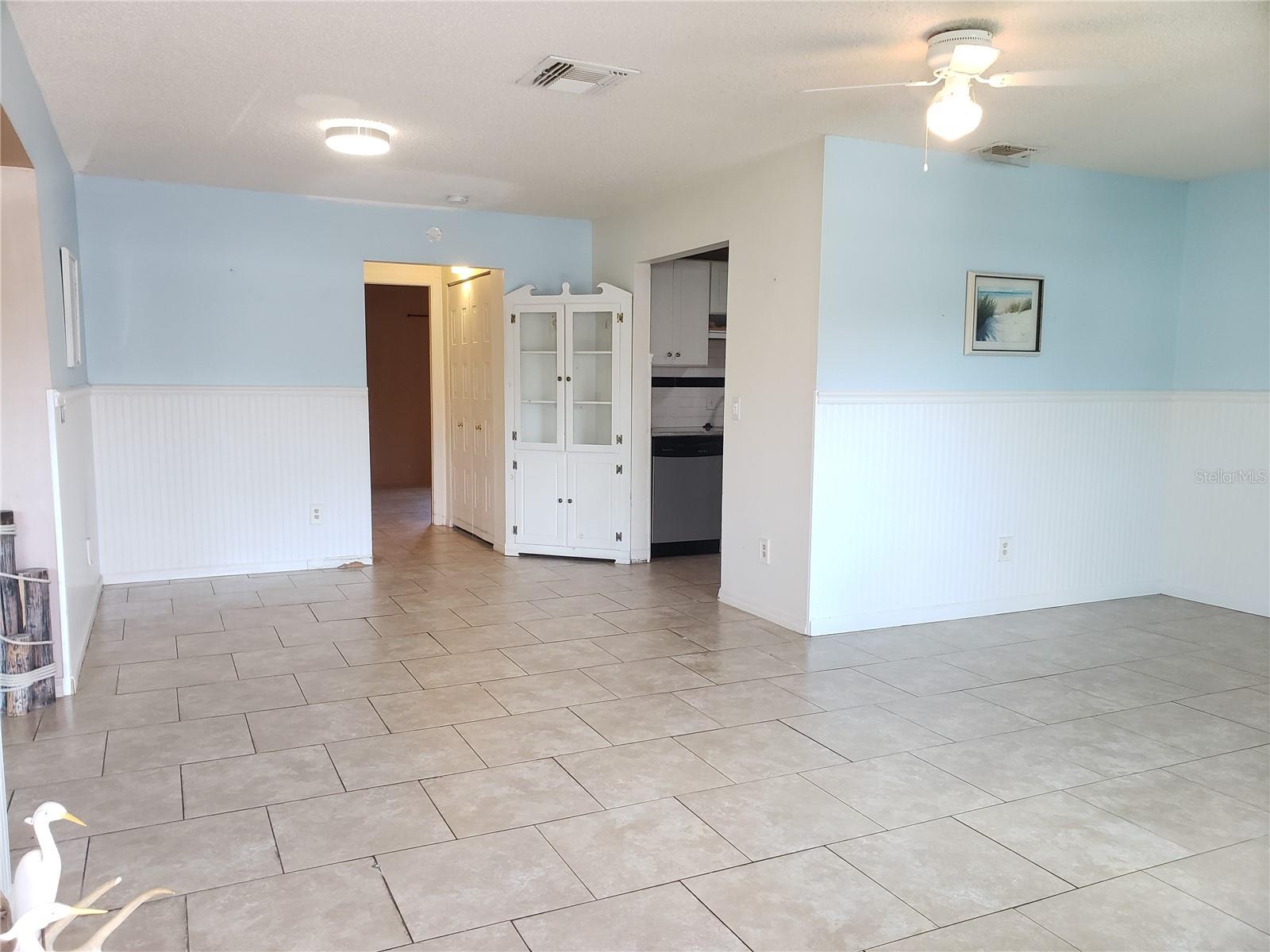Living room & dinning area
