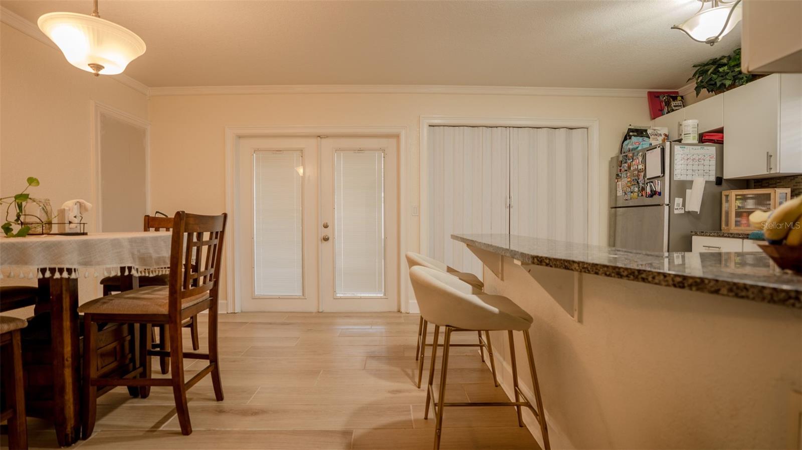 DINING/KITCHEN
