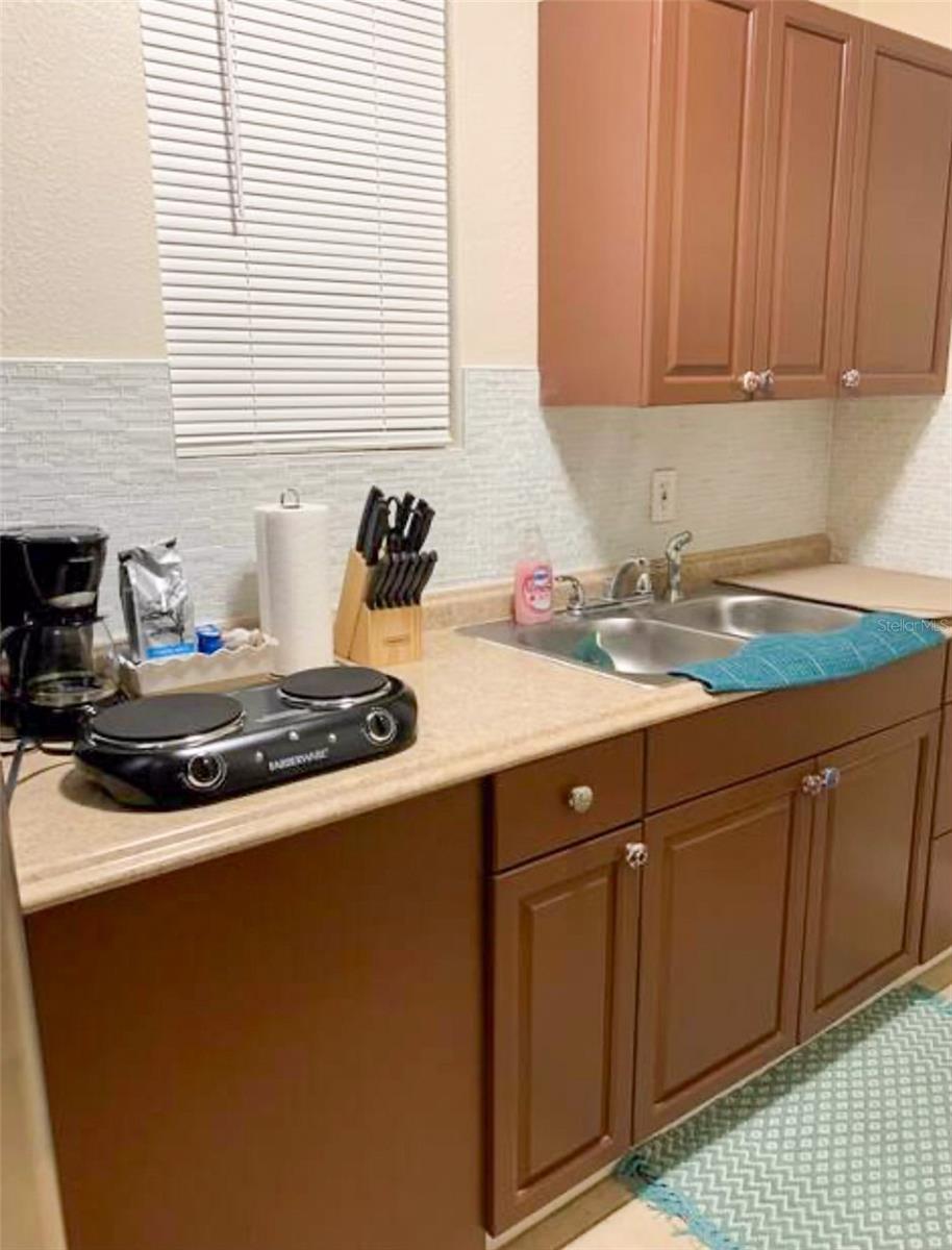 IN-LAW SUITE KITCHEN