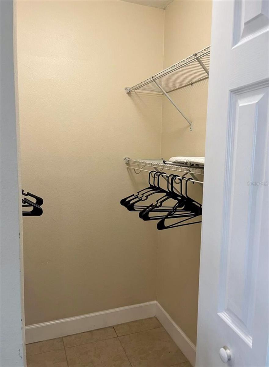 IN-LAW SUITE WALK-IN CLOSET