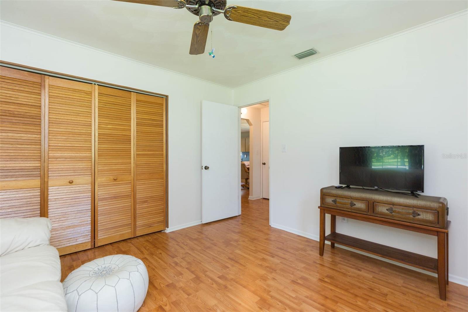 Guest bedroom