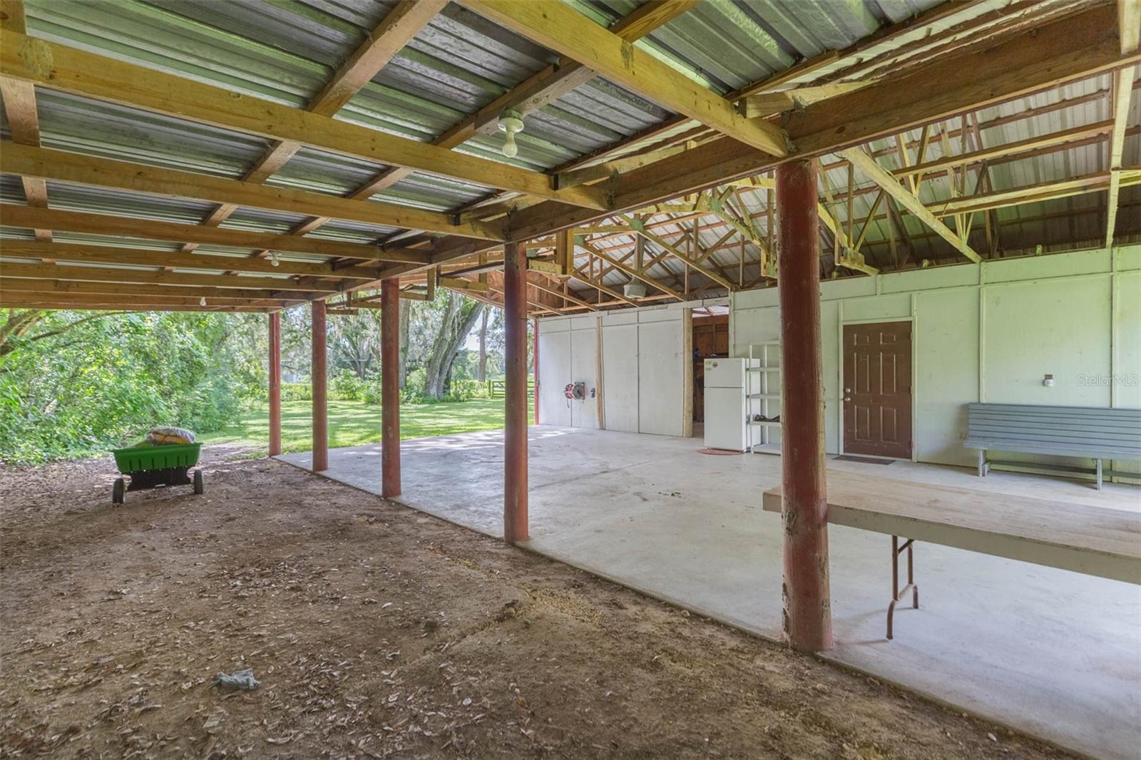 40'x43 Barn with feed and tack rooms