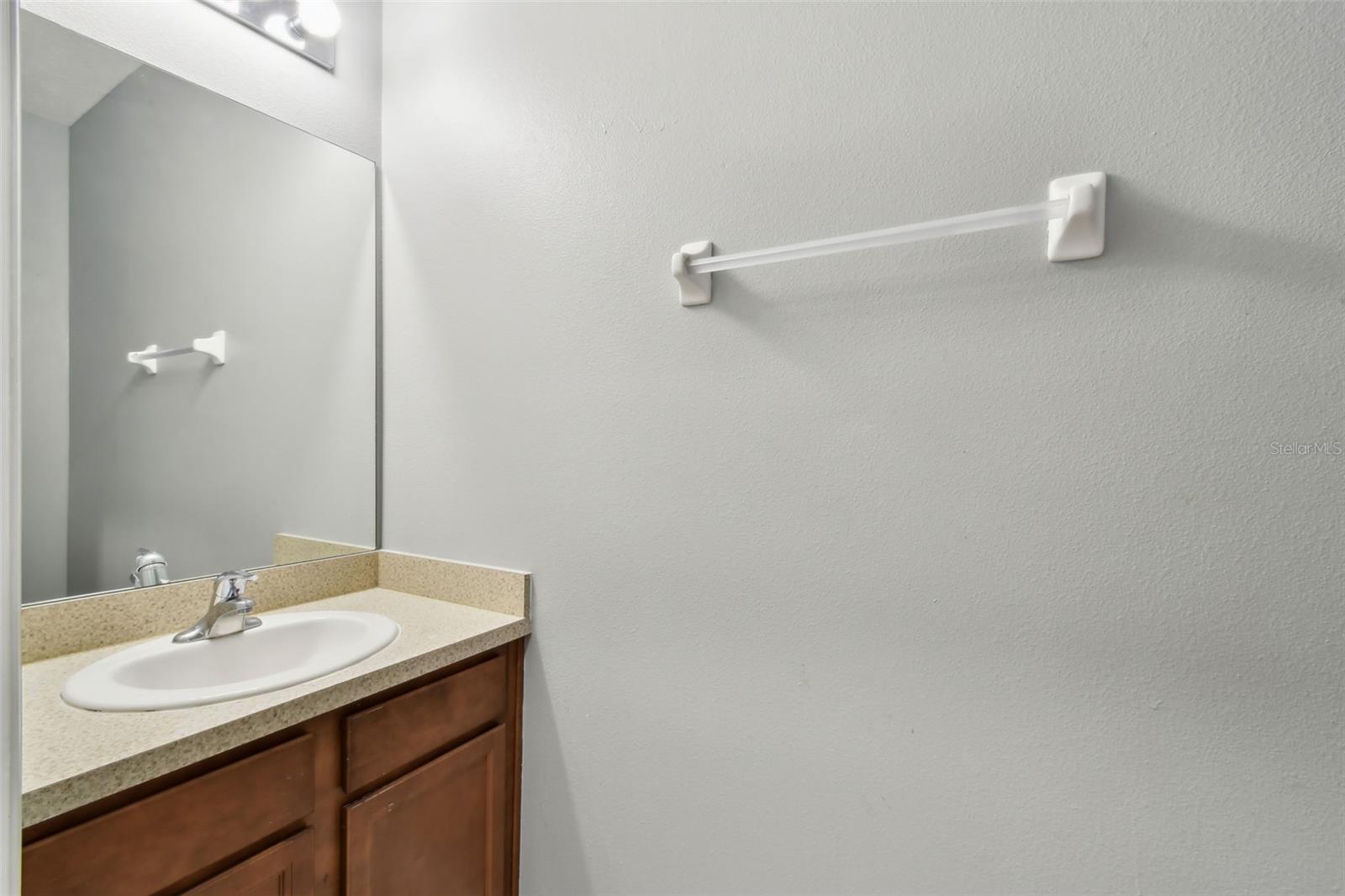 Entryway/hall half bathroom
