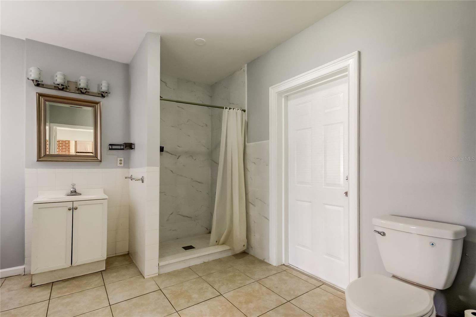 Primary En-Suite Bathroom
