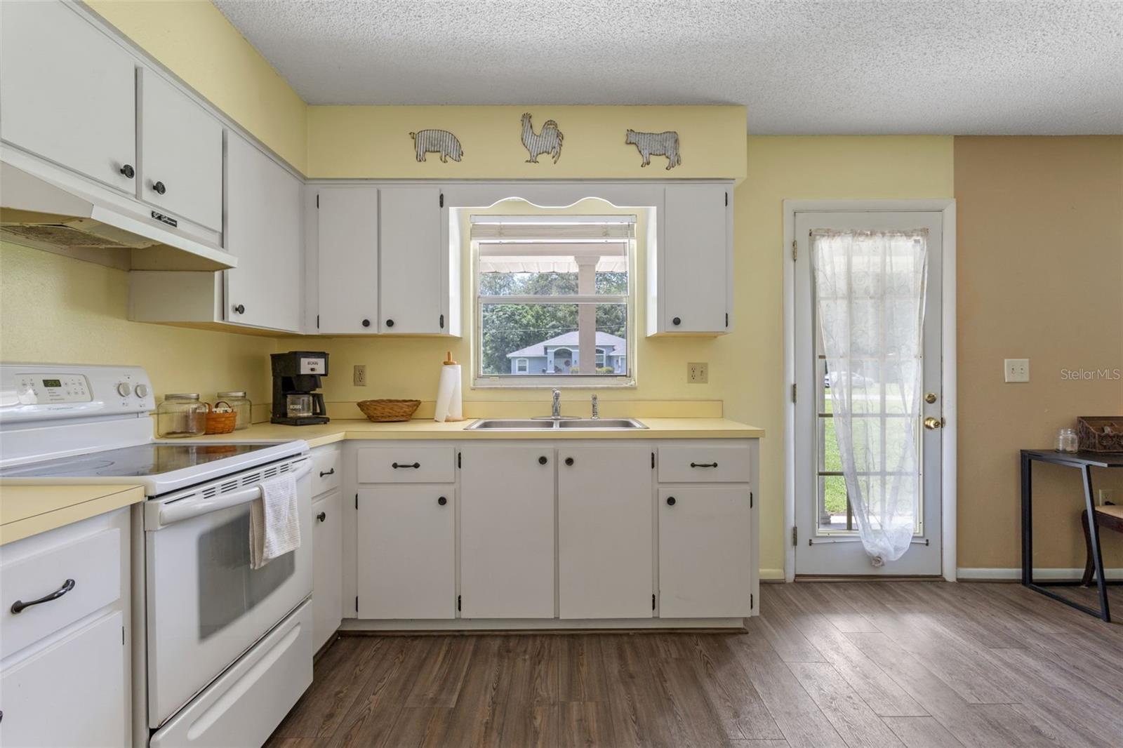 Private kitchen, separate entrance… ready for guests, family, or rental income
