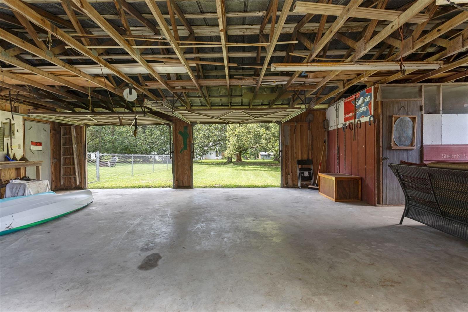 800 sq ft 2 1/2 car garage or workshop