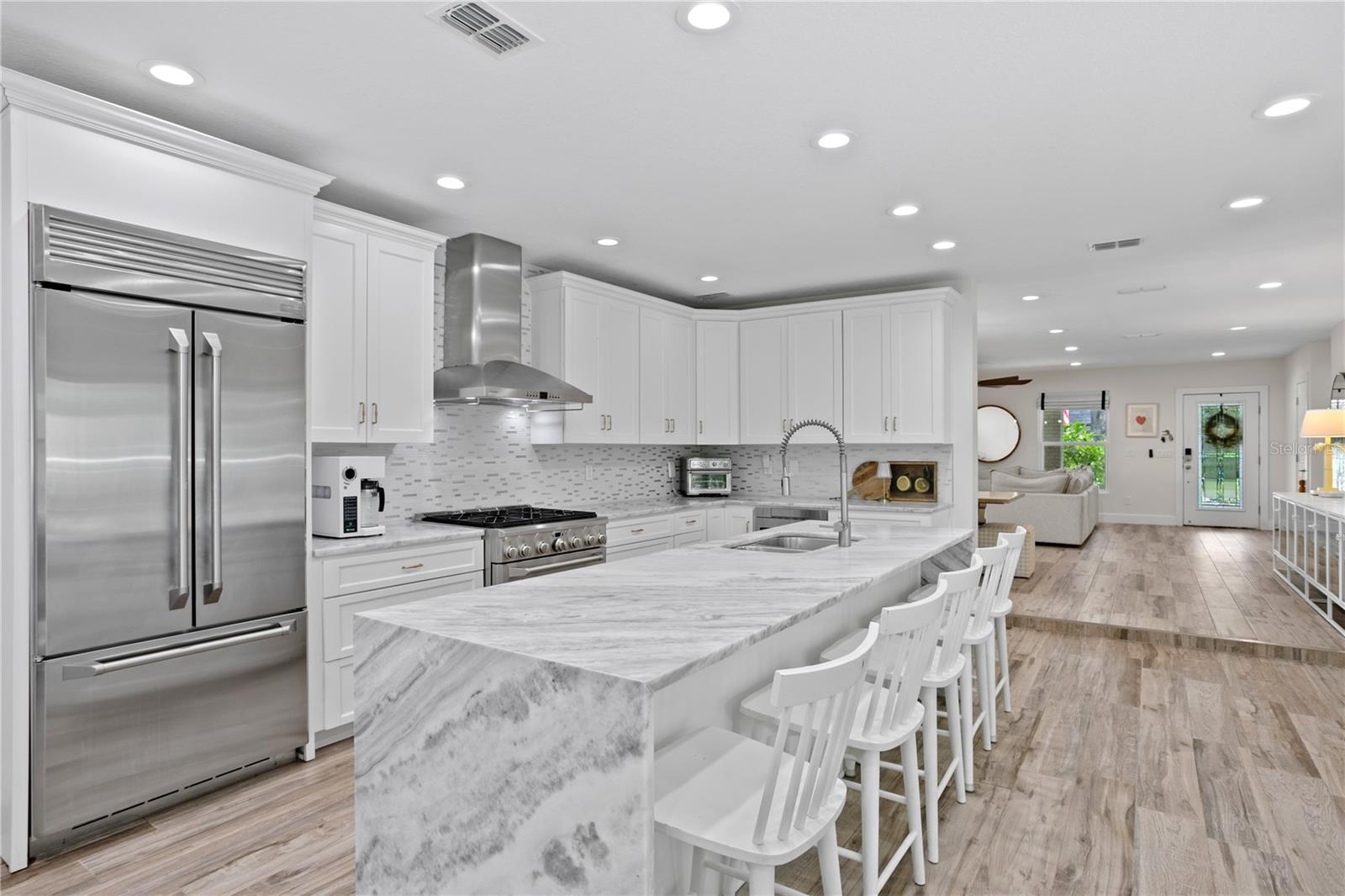 The gourmet kitchen is a true chef’s haven!