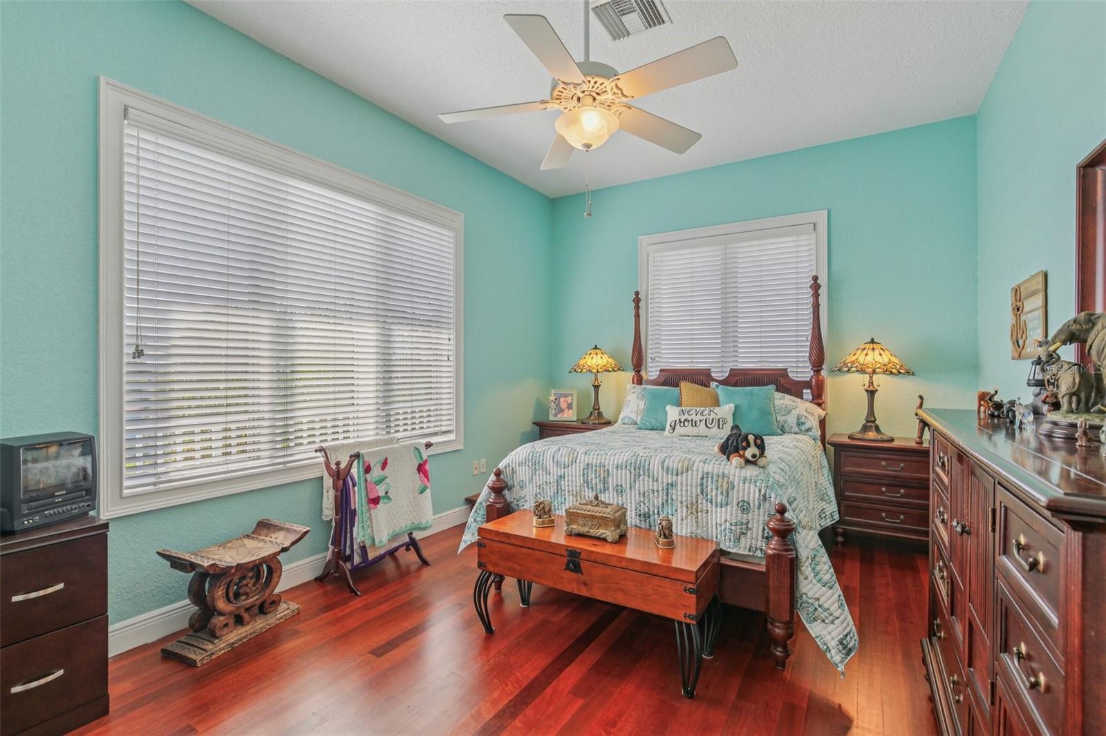 Bed 1 to the left of the home with 10' ceilings
