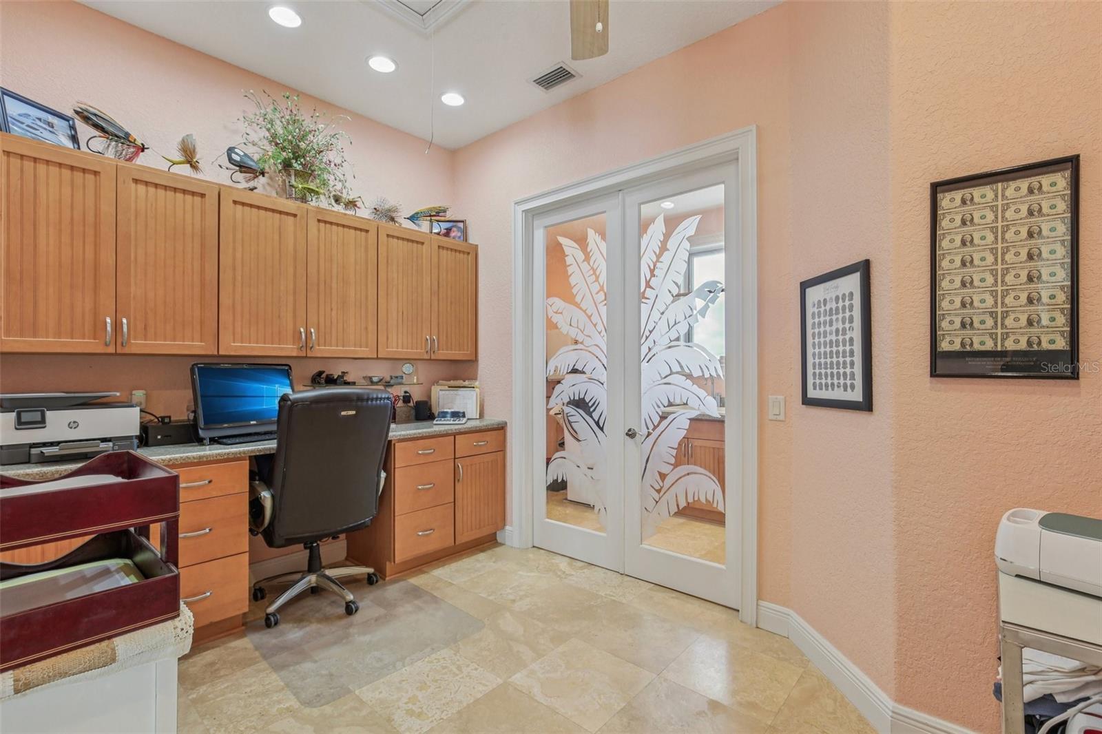 Office/Flex Room with access to the laundry room