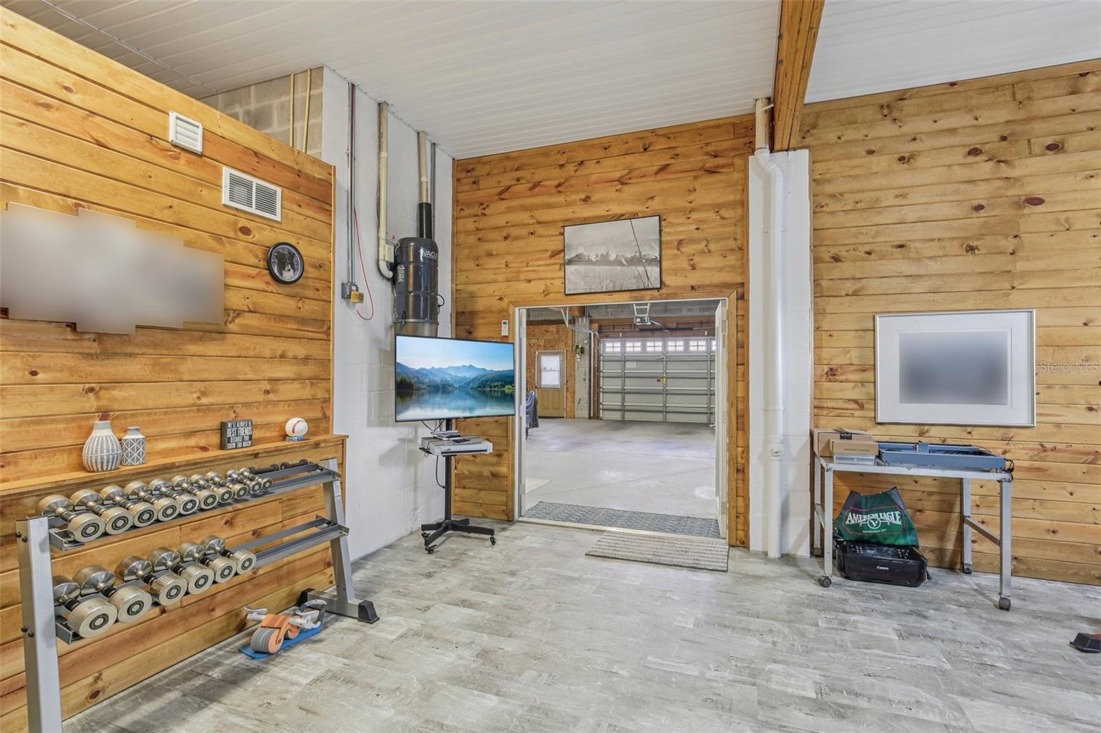 Easily Convert this room to a 4th Bedroom/APT