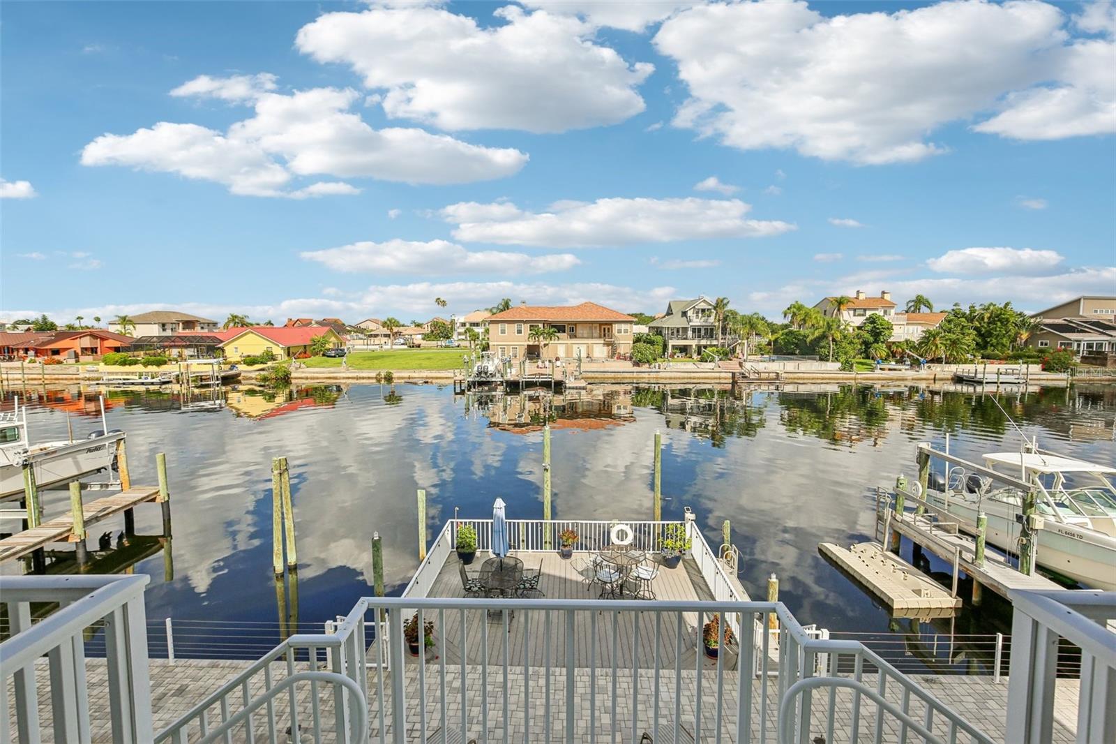 15' Deep and wide canal with easy access to the gulf