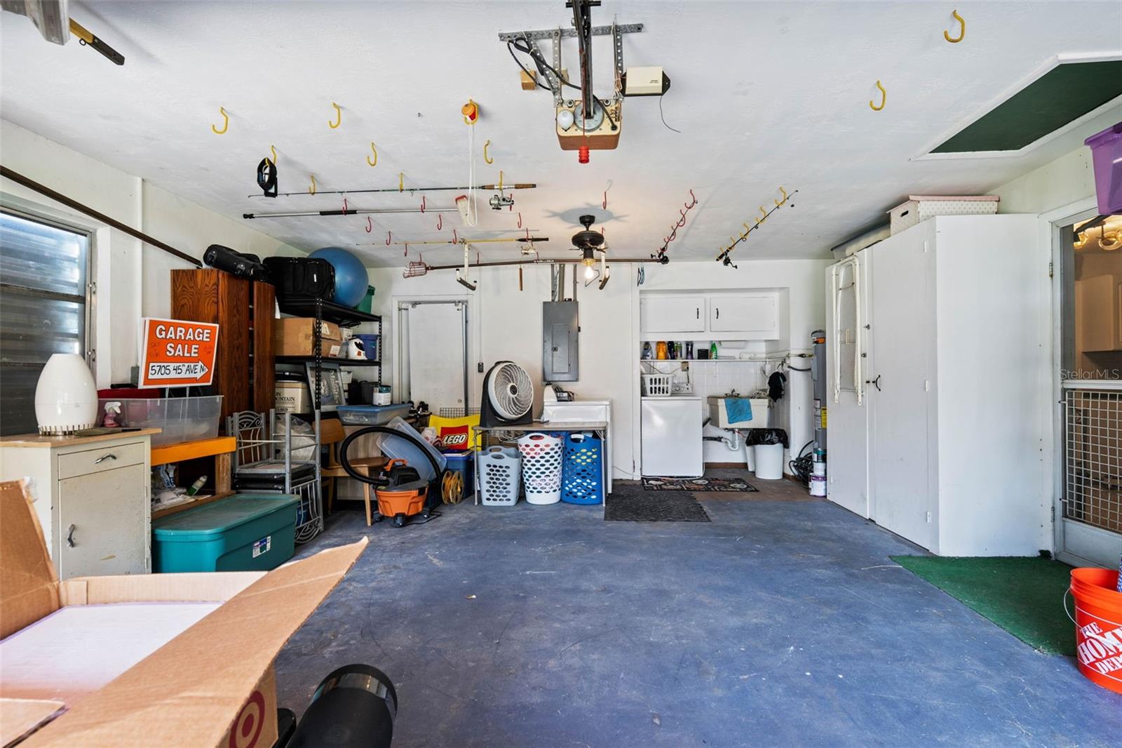 Oversized 2 Car Garage